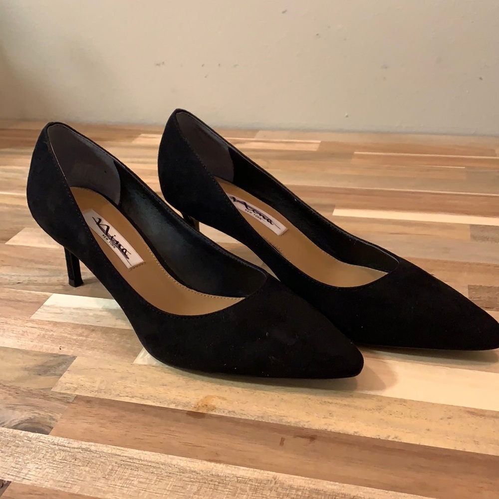 NEW Nina New York low black heel.  Gorgeous!!  Black suede